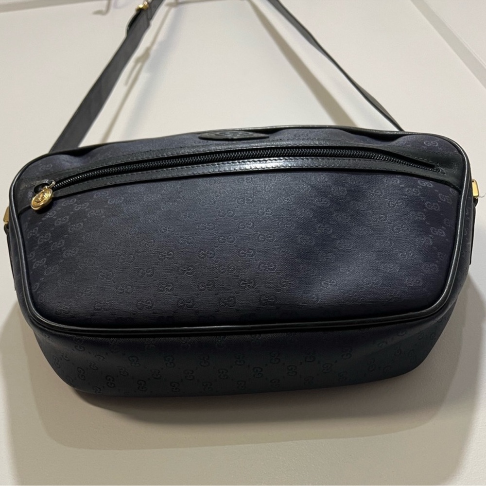 Vintage Gucci GG Navy Blue Canvas w/ leather Crossbody Bag - Picture 5 of 16